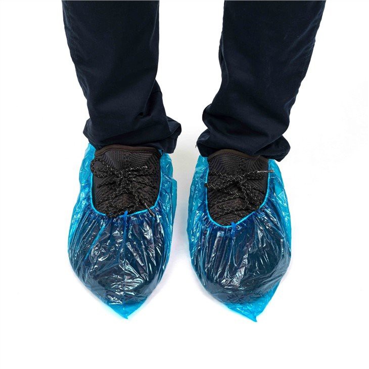 Machine made plastic shoe cover3